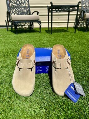 Birkenstock Men’s Tan Suede Boston Clog - Slip-On Loafers